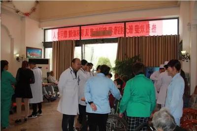 迎院慶，送溫暖 腎病風濕科二病區走進衛輝“青松康復護理院”，為老人送健康！
